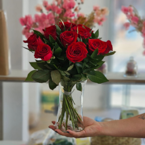 Arranjo 12 Rosas Vermelhas com Ferrero Rocher