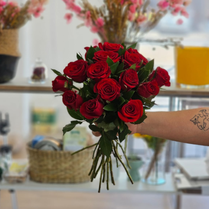Arranjo de 12 Rosas vermelhas em Vaso