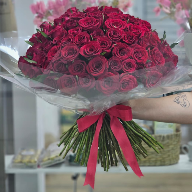 Buquê 100 Rosas vermelhas-8779237a-0981-4c07-b663-5157dab66360