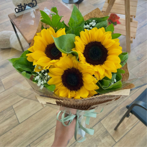 Buquê 3 Girassóis-878c0993-a892-4d7d-8252-a722a7d2ca2c