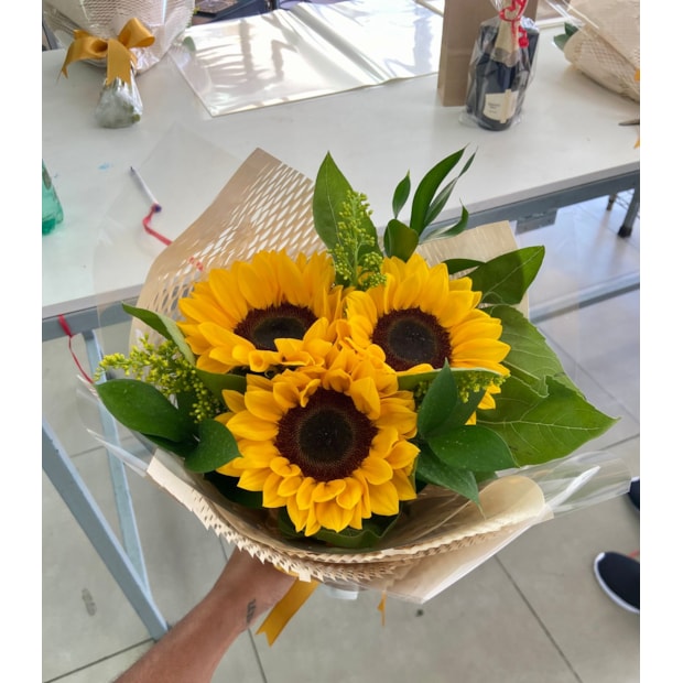 Buquê 3 Girassóis-590a3947-3641-47e1-9fc3-cfef11e006e4