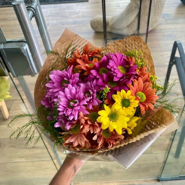 Buquê Campestre Médio e Ferrero T8-8622649b-a7fa-4619-970e-3f54566cc4cf