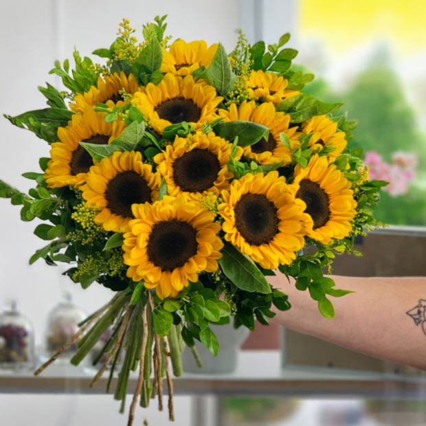 Buque de 12 Girassóis-4831b41f-4c1f-474a-b507-ad4f3fe499e7