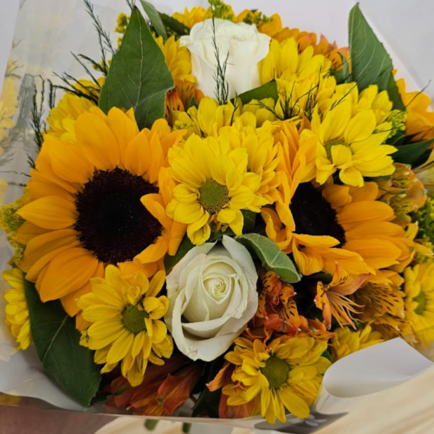 Buquê Mix Amarelo-9f8e8f3c-4570-43f8-96a1-207a61461a84