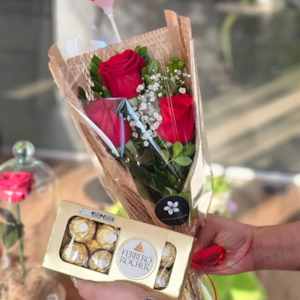 Kit Essência do Amor - Três rosas vermelhas e Ferrero T8